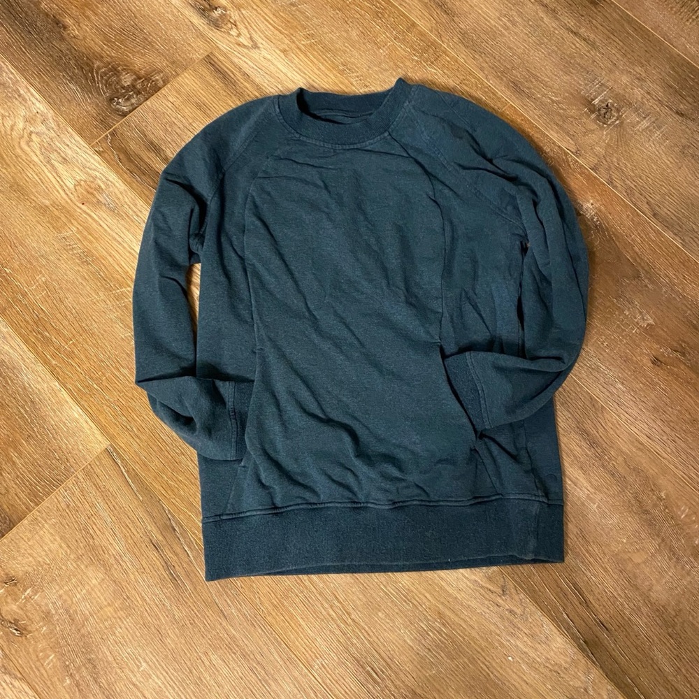 Lululemon Scuba Crew size 8 like new